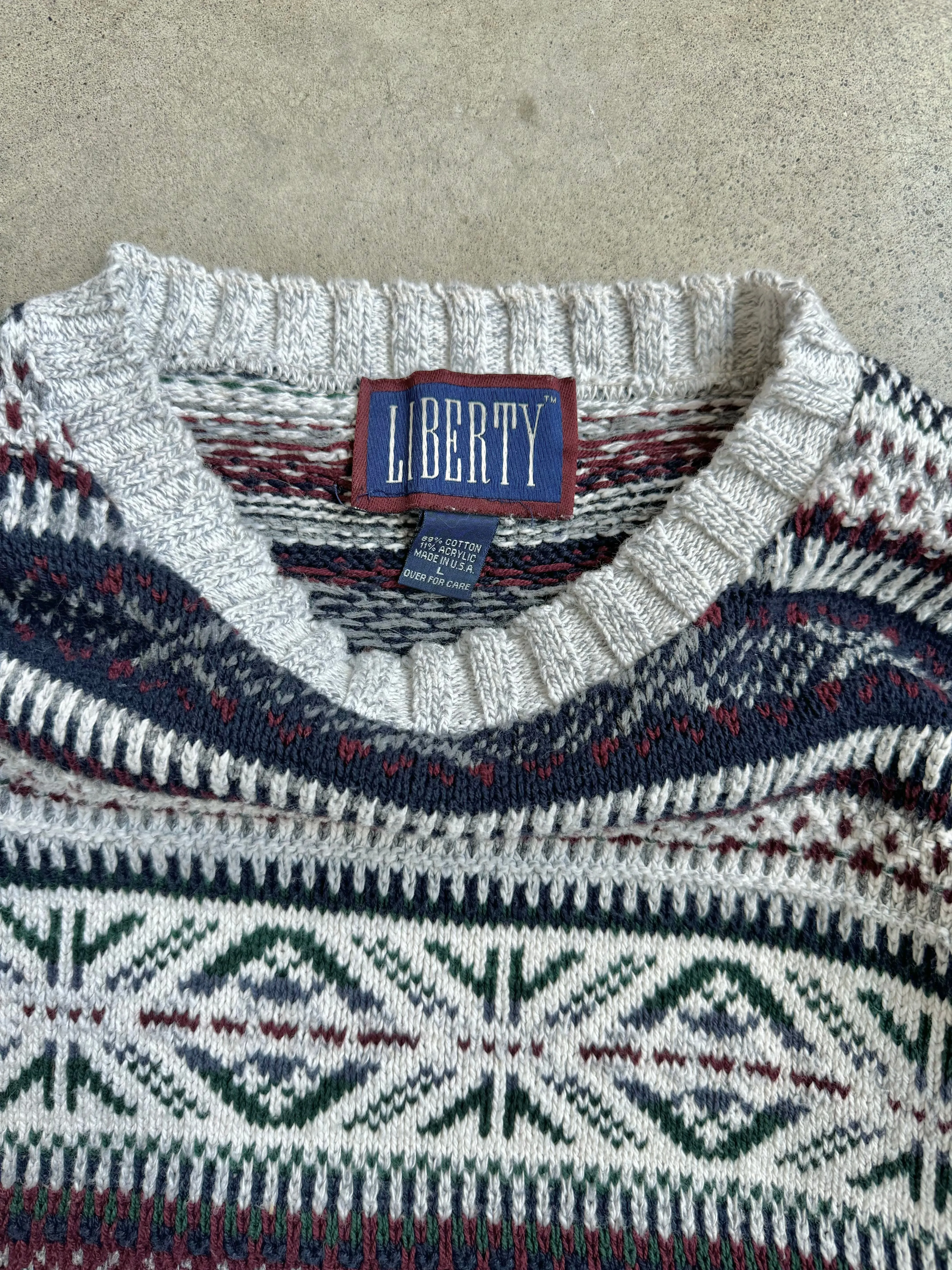 90s Vintage Patterned Cotton Knit Crewneck Sweater (L)